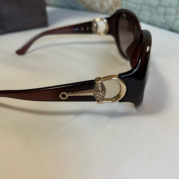 Gucci Elegant Dark Brown Sunglasses - Picture 6 of 9